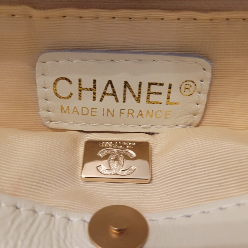Chanel Cross-body Bag - Picture 3 of 14